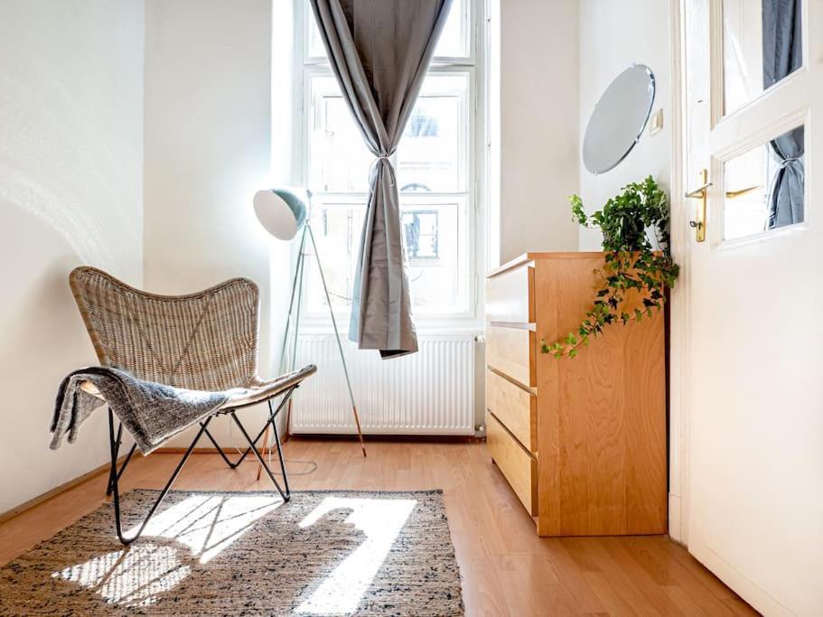 Sunshine Apartment - With Garage Budapest Eksteriør billede