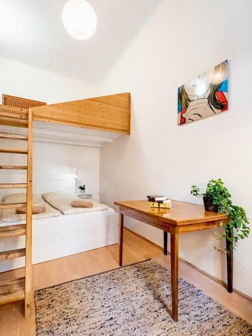 Sunshine Apartment - With Garage Budapest Eksteriør billede